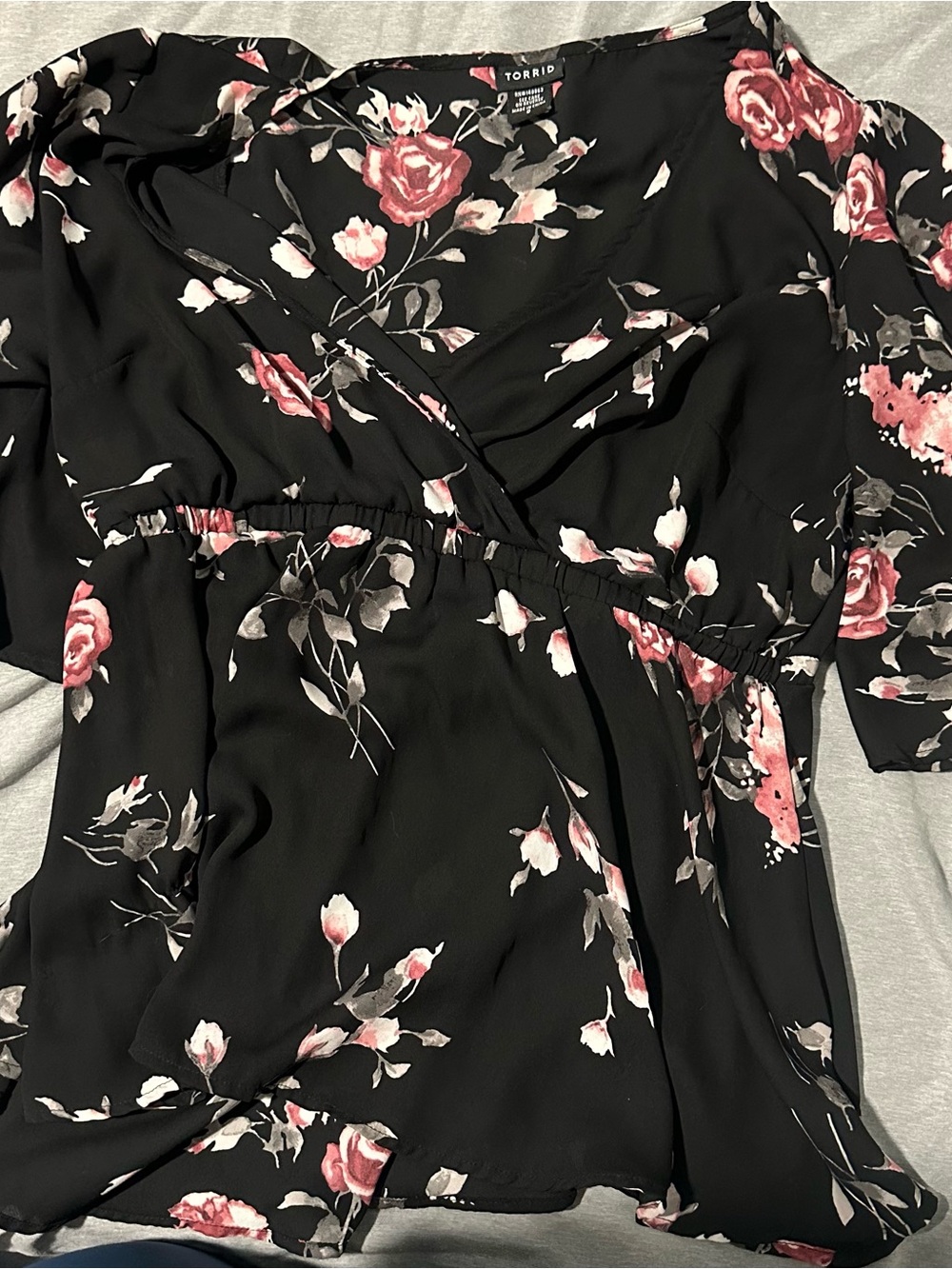 Torrid Size 0 Black Top with Pink and Cream Floral Pattern